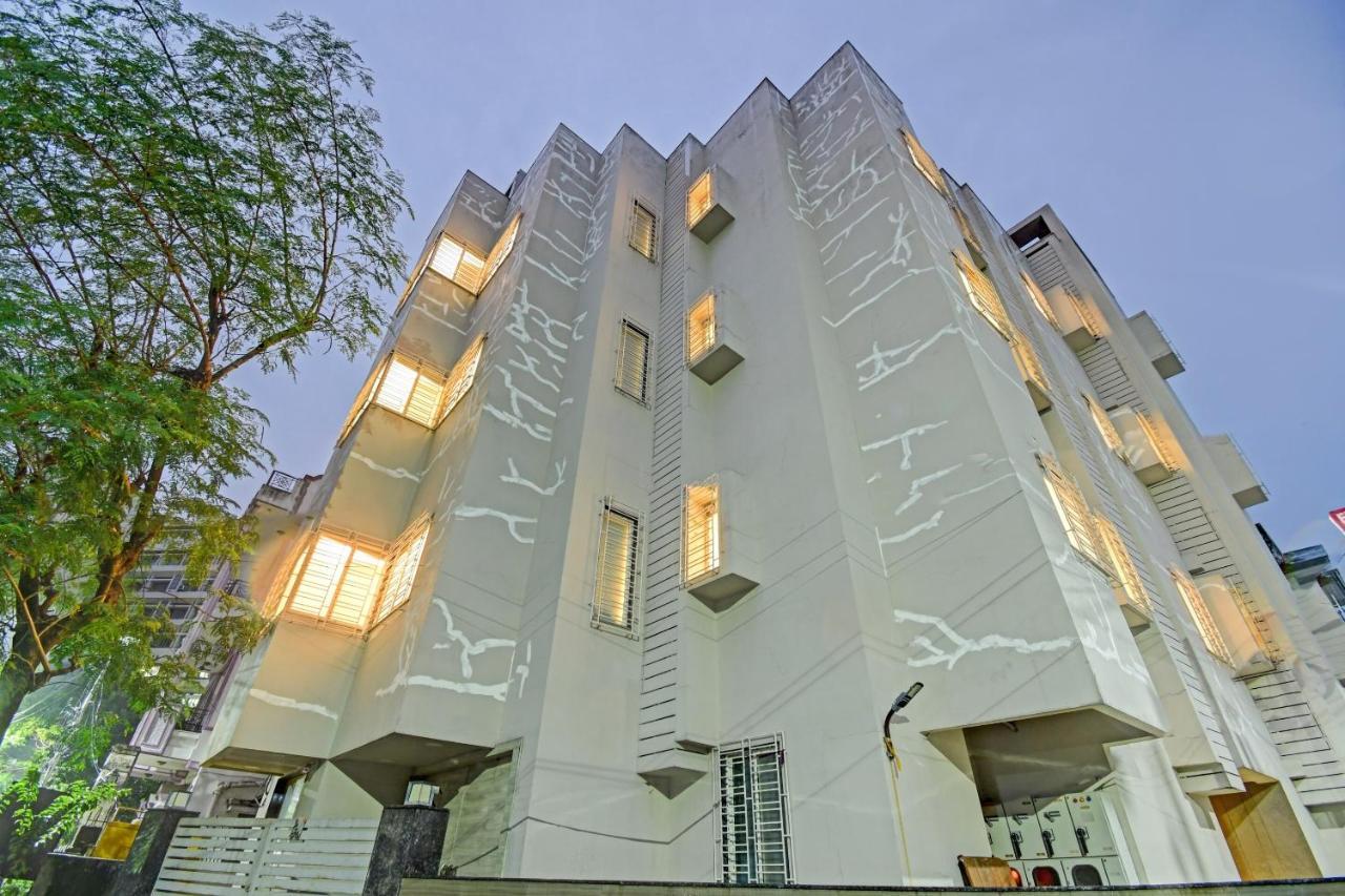 Super Townhouse Hotel All In One Near City Centre Salt Lake Salt Lake City Exterior photo